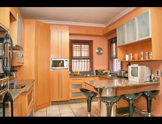 BEDROOM HOUSE FOR SALE IN THE GARDENS